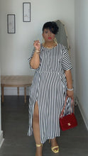 Load image into Gallery viewer, Striped Season Set (White &amp; Black)